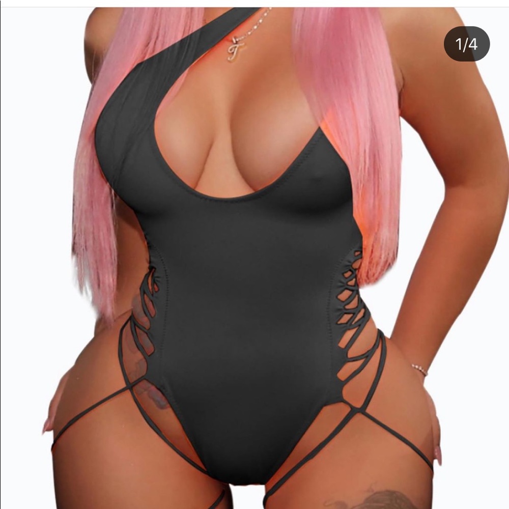 Stunning 1 piece
